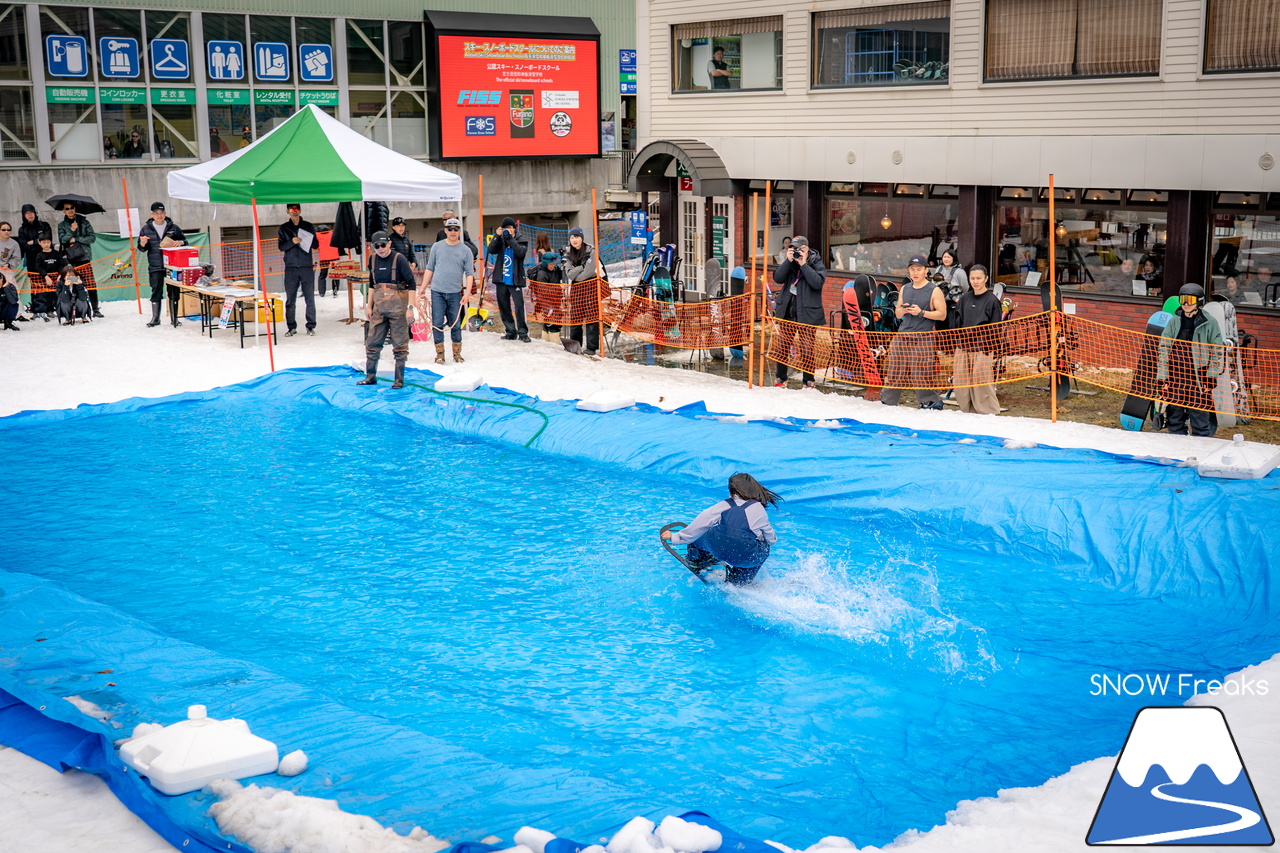 富良野スキー場｜いよいよインターナショナルなイベントに？！春シーズン恒例『第13回 Pond Skimming 池渡り』開催～♪